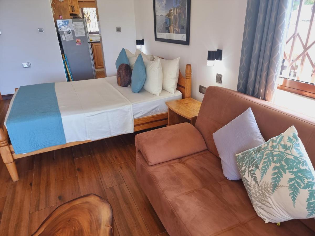 Drake Seaside Studio Apartments Bel Ombre Luaran gambar