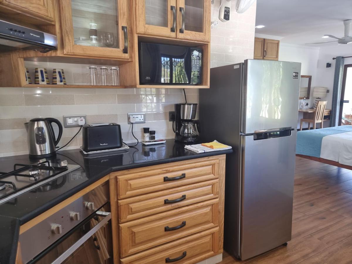 Drake Seaside Studio Apartments Bel Ombre Luaran gambar