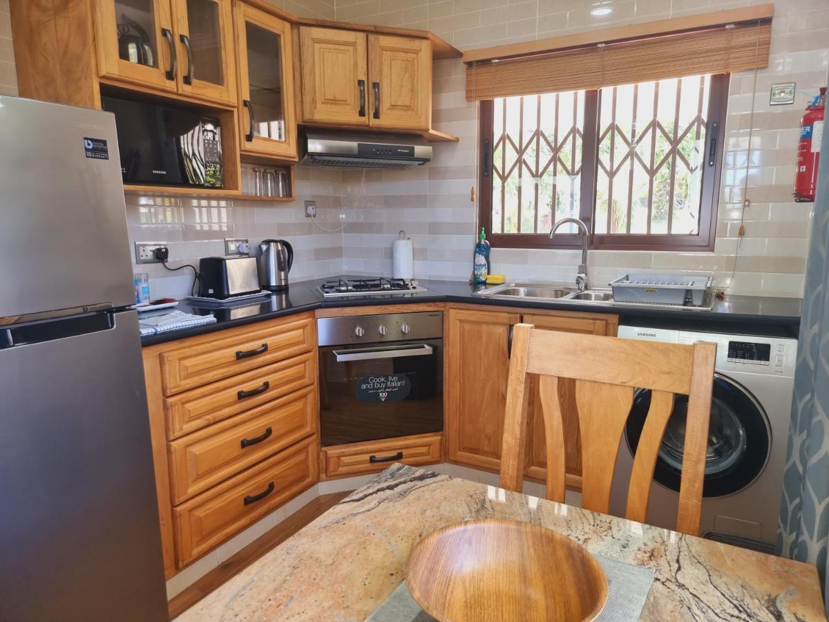 Drake Seaside Studio Apartments Bel Ombre Luaran gambar