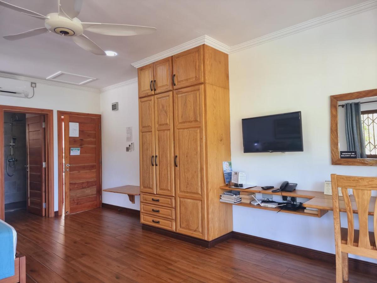 Drake Seaside Studio Apartments Bel Ombre Luaran gambar