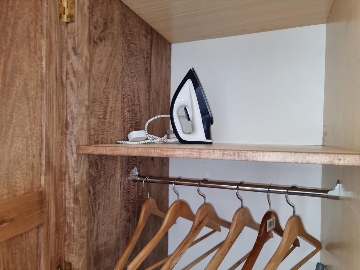 Drake Seaside Studio Apartments Bel Ombre Luaran gambar