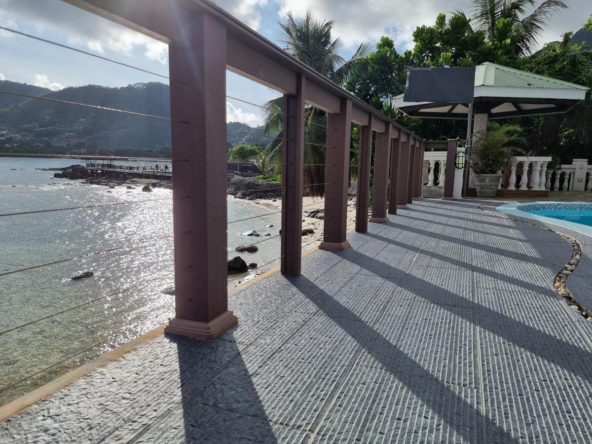 Drake Seaside Studio Apartments Bel Ombre Luaran gambar