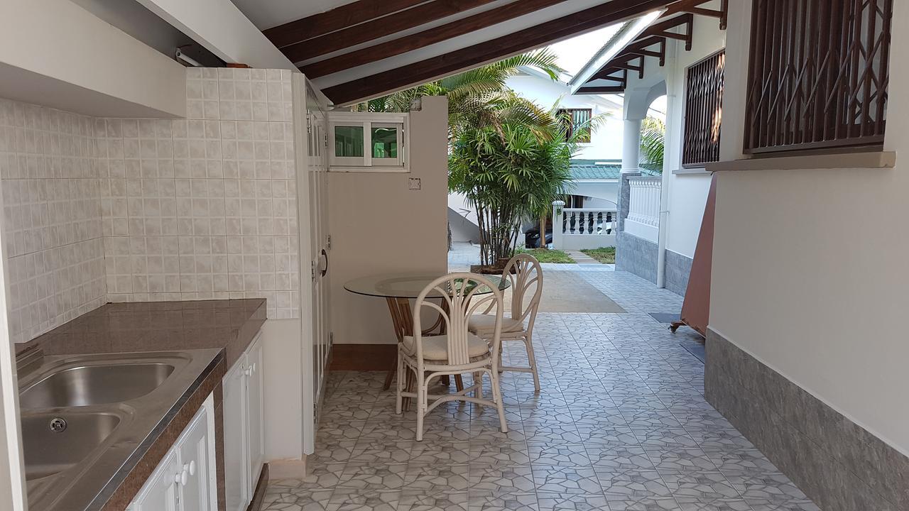 Drake Seaside Studio Apartments Bel Ombre Luaran gambar