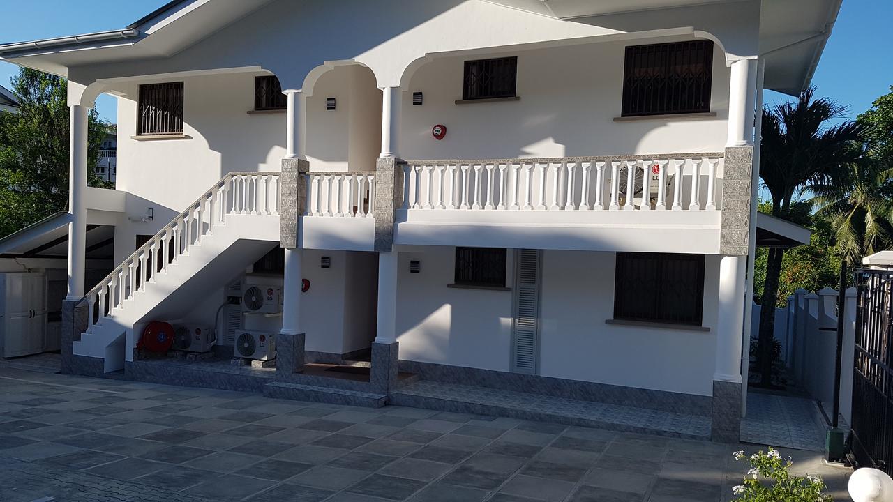 Drake Seaside Studio Apartments Bel Ombre Luaran gambar