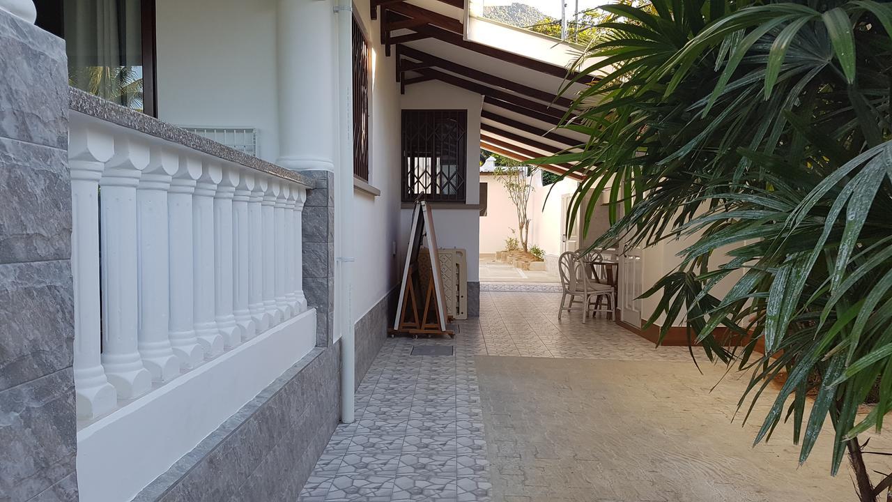 Drake Seaside Studio Apartments Bel Ombre Luaran gambar