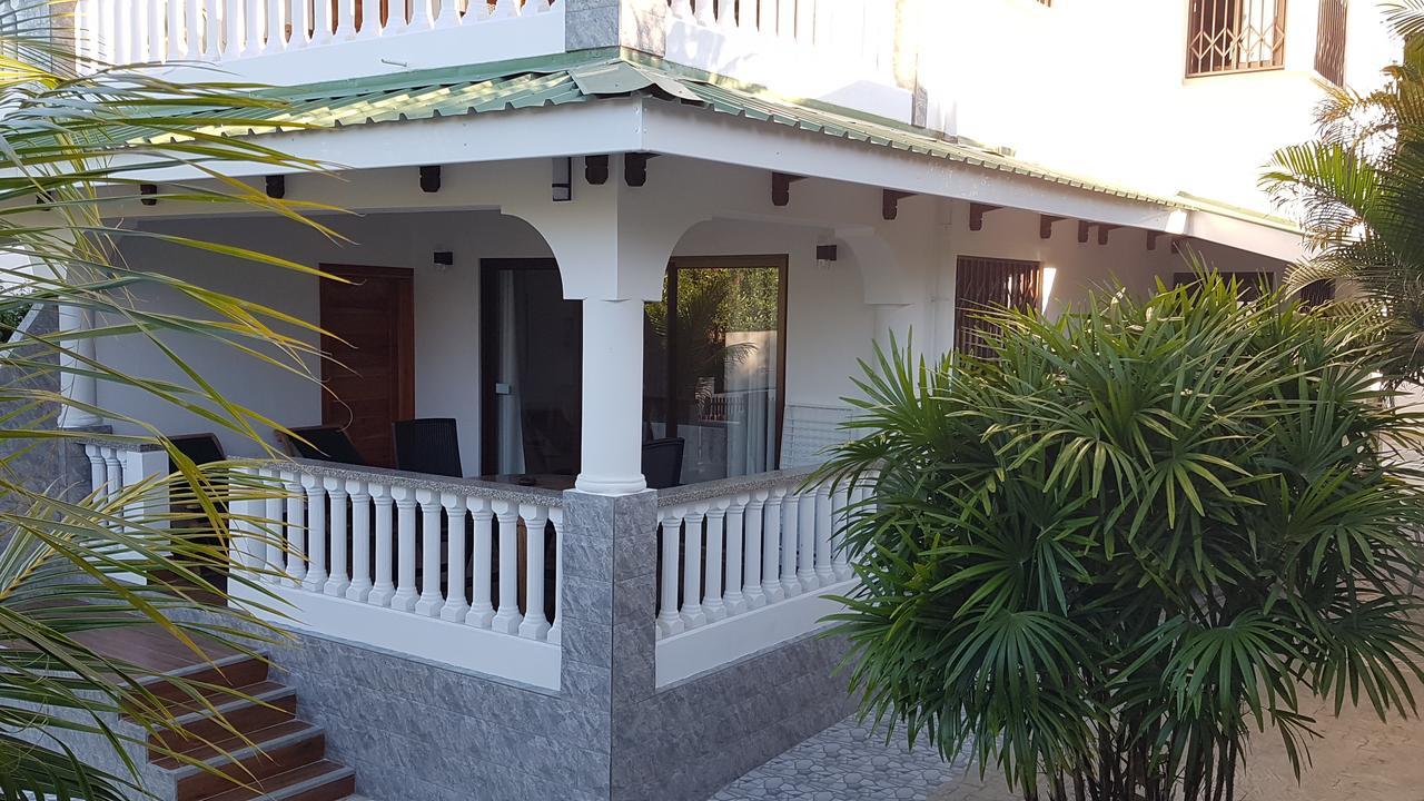 Drake Seaside Studio Apartments Bel Ombre Luaran gambar