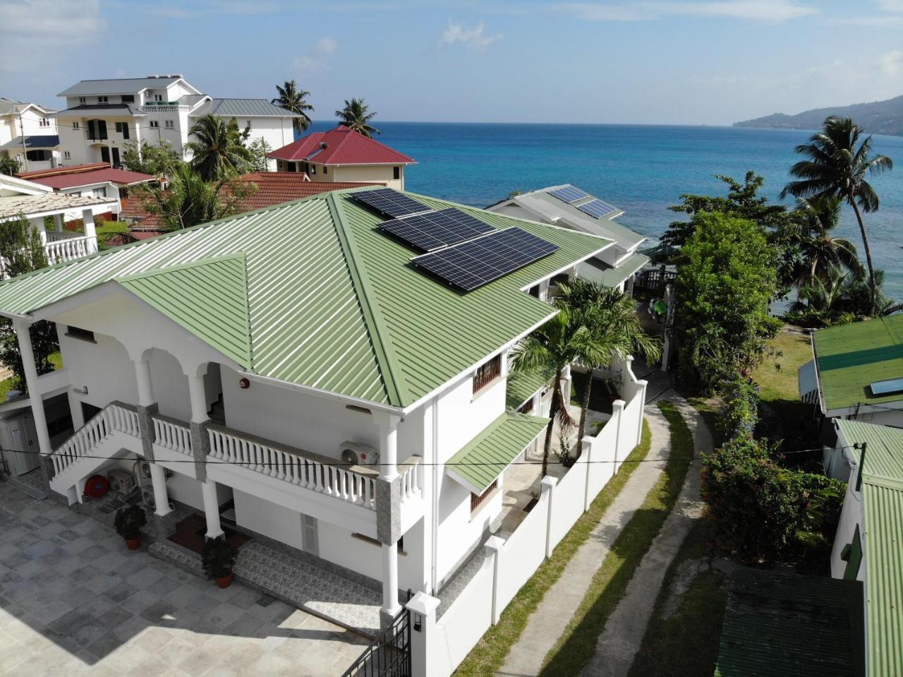 Drake Seaside Studio Apartments Bel Ombre Luaran gambar