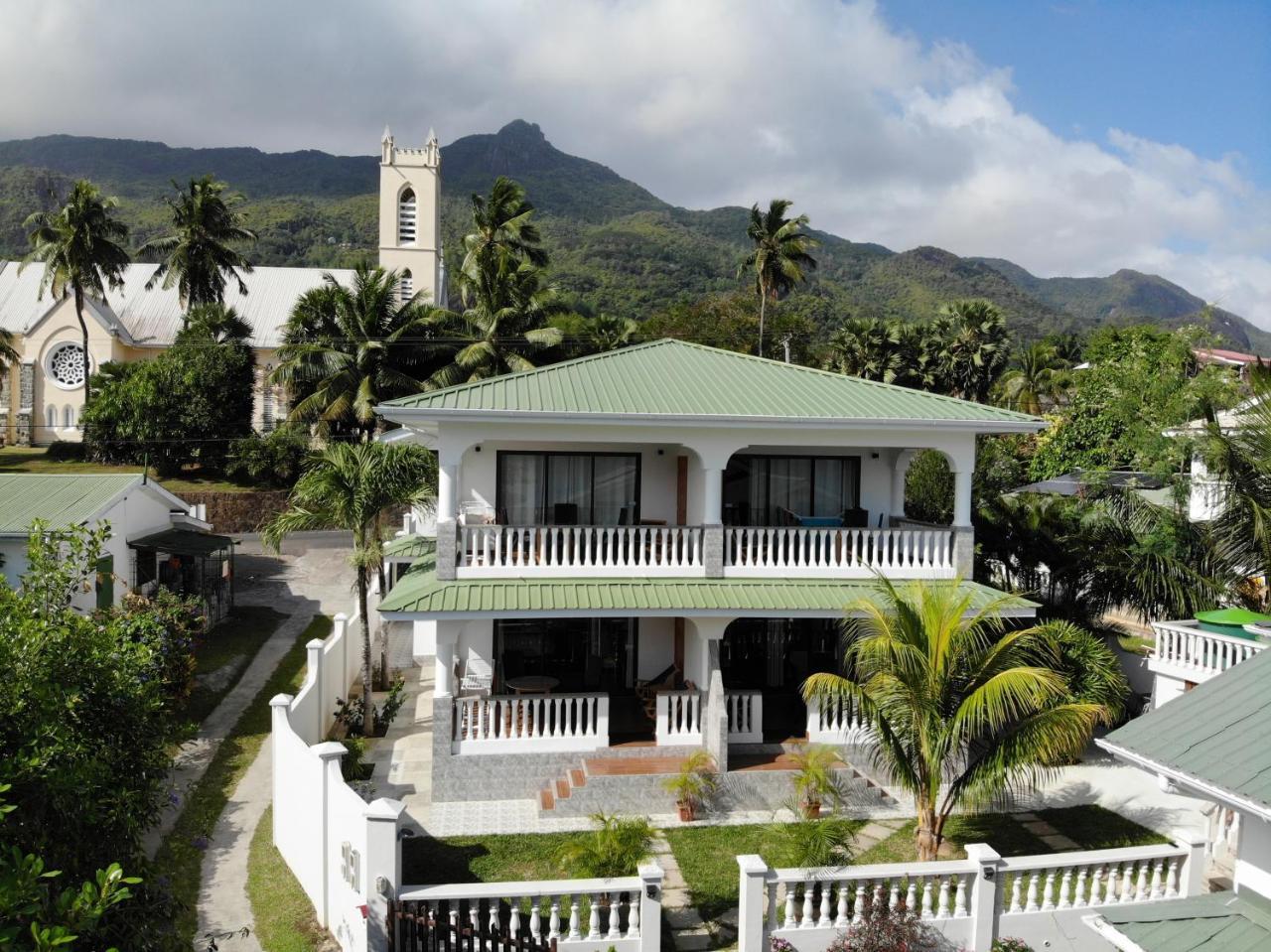 Drake Seaside Studio Apartments Bel Ombre Luaran gambar